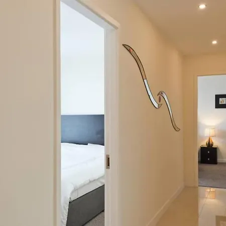 Stylish 3-bed Penthouse In Silicon Docks Apartment Dublin