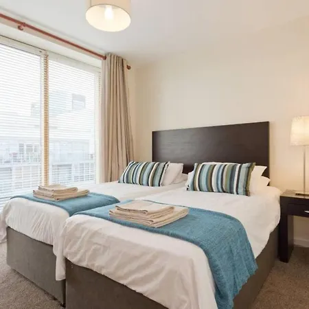Apartment Stylish 3-bed Penthouse In Silicon Docks