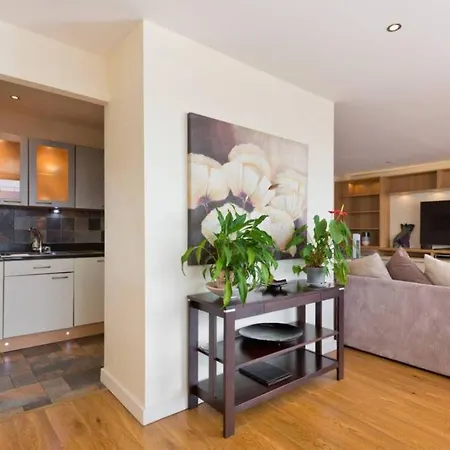 Stylish 3-bed Penthouse In Silicon Docks Apartment Dublin