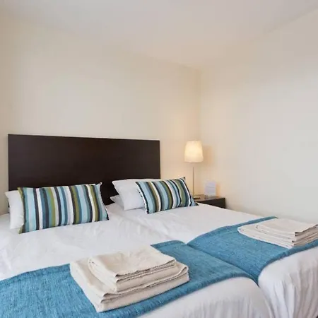 Stylish 3-bed Penthouse In Silicon Docks *