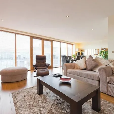 Stylish 3-bed Penthouse In Silicon Docks Dublin