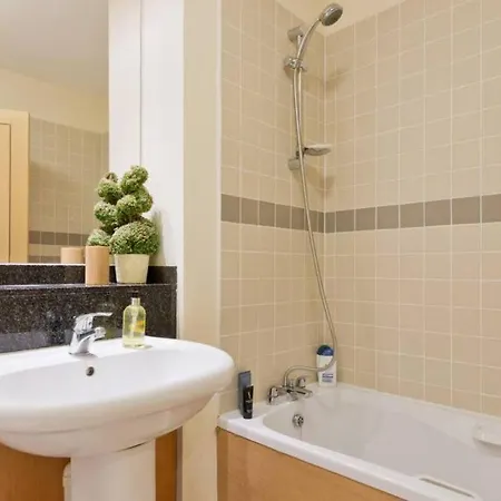 Stylish 3-bed Penthouse In Silicon Docks Apartment Dublin