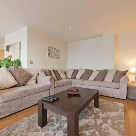 Apartment Stylish 3-bed Penthouse In Silicon Docks *