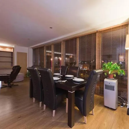Stylish 3-bed Penthouse In Silicon Docks * Dublín